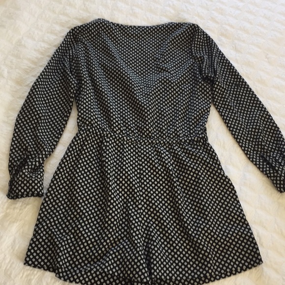 Loft | Black & White Romper | Size 2 - Picture 6 of 6